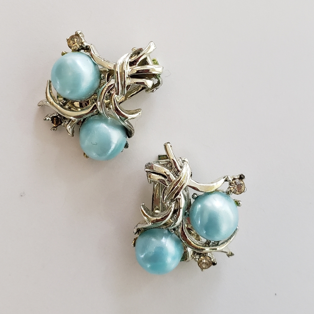 Vintage clip on earrings silver blue faux pearls